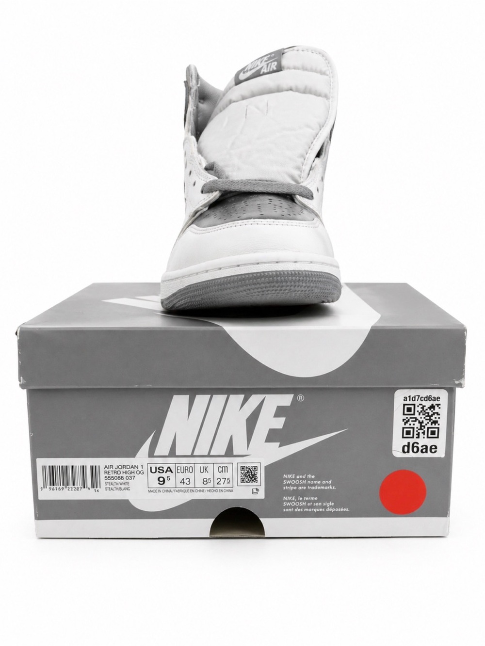 Jordan 1’ Men's Stealth/White Retro OG   High-Top Sneaker
